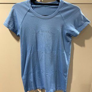 Lululemon Swiftly Tech Short Sleeve Size 6 Blue